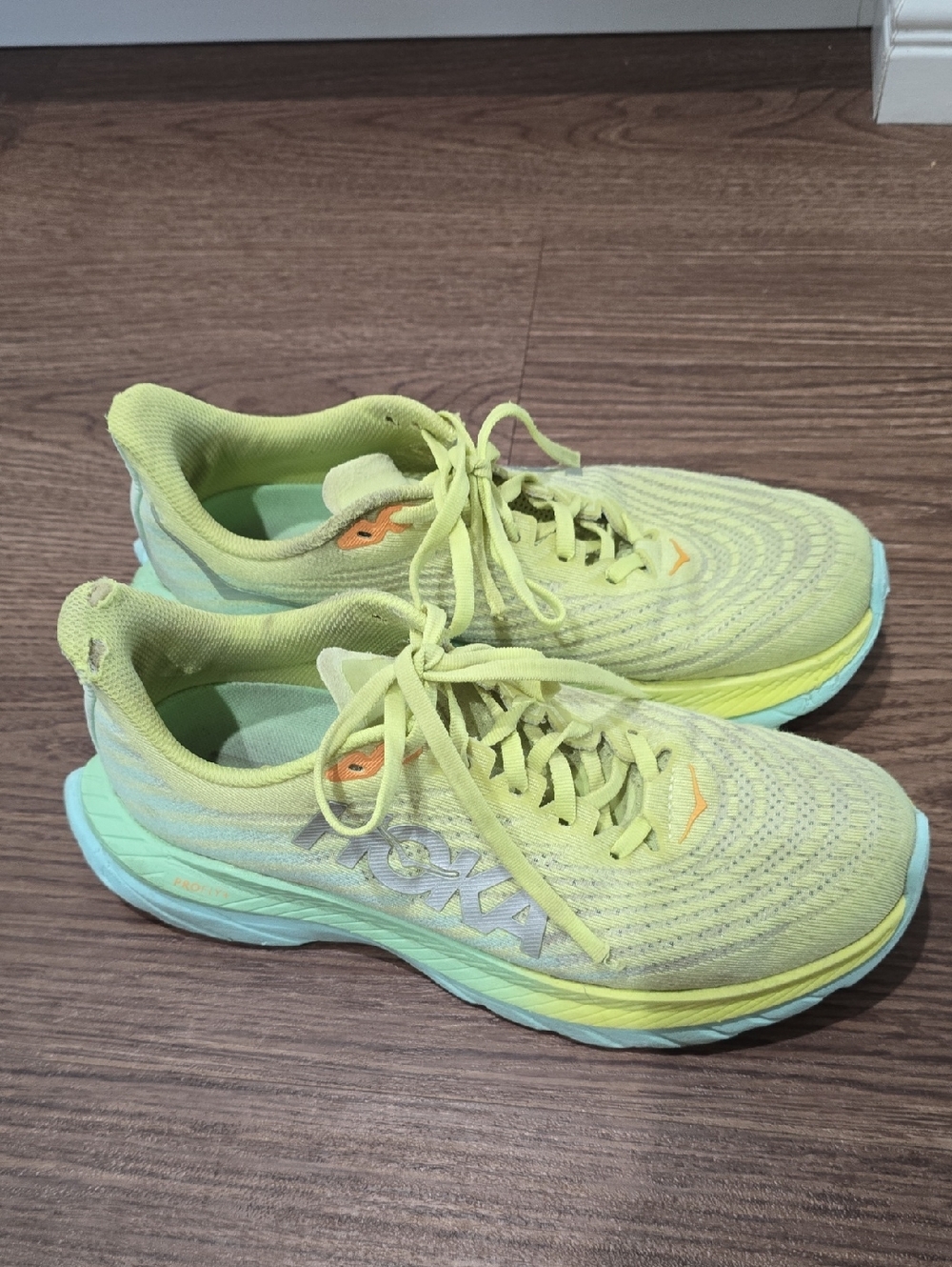 Hoka women’s size 8.5